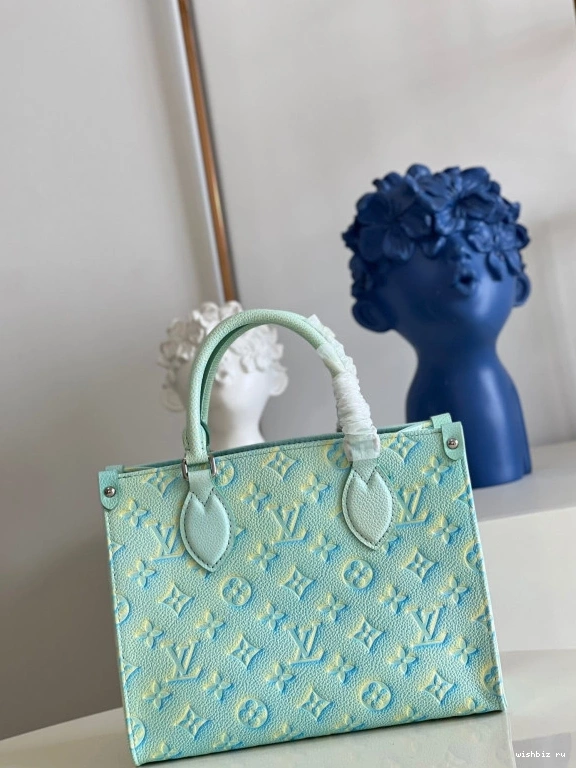 WIS LOUIS PM ONTHEGO VUITTON 0922